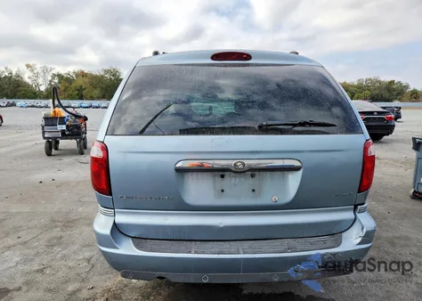 2005 Chrysler Town & Country Limited z USA, uszkodzony, nr VIN 2C8GP64L35R213134
